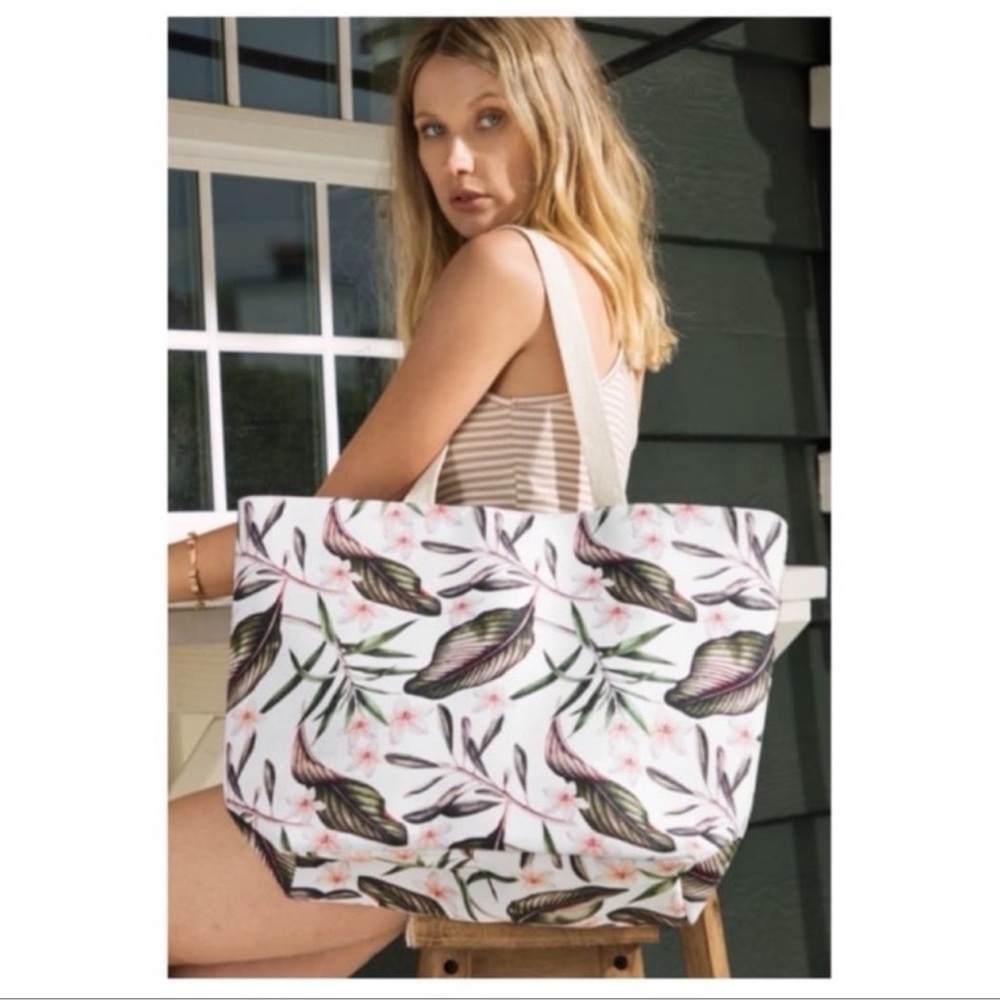 New Ruggine Tropical Leaf and Floral Large Tote Bag